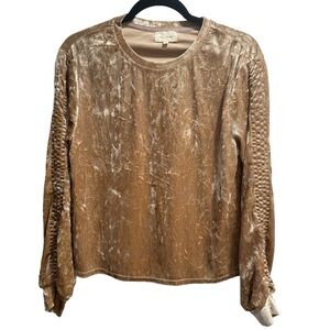 Mello Day Champagne Colored Crushed Velvet Top, size‎ Small